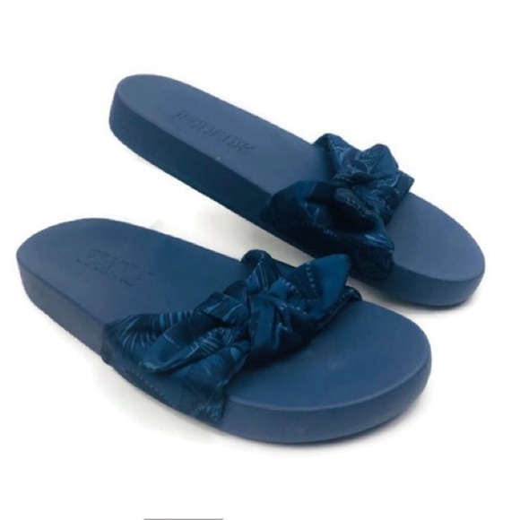 Victoria's Secret Pink Slides Blue Tropical Floral Bow‎ Sandals - 8-9 - Picture 2 of 9